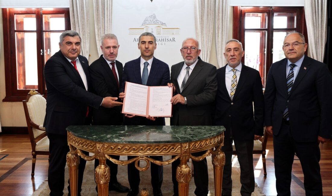 Afyonkarahisar’da hayırsever Albay ailesinin desteğiyle Orhangazi Mahallesi’nde inşa edilecek 8