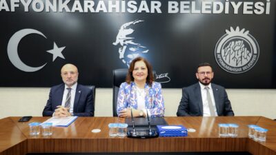 Afyonkarahisar Belediye Başkanı Burcu Köksal, AK Parti Afyonkarahisar İl Başkanı