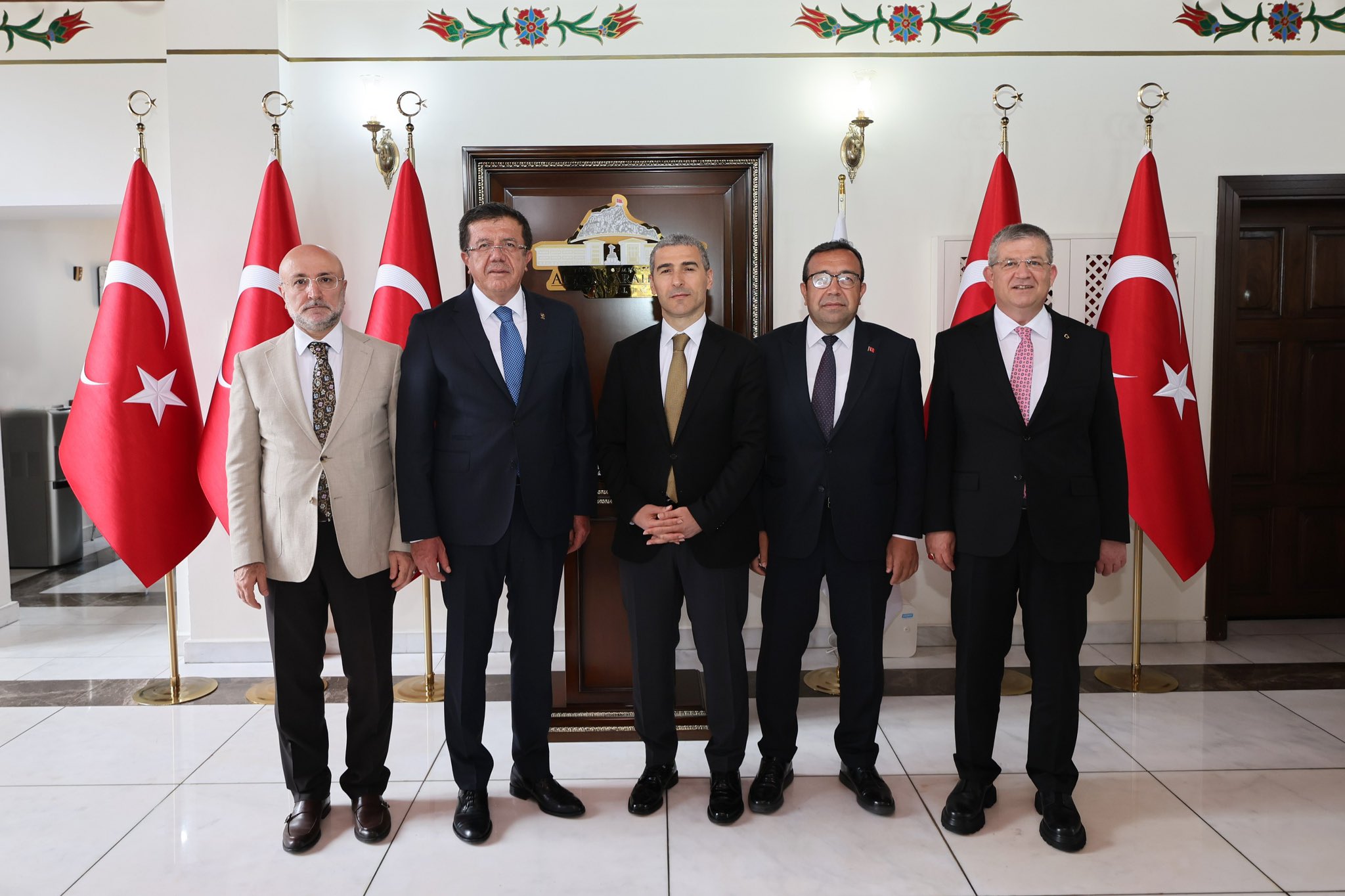 AK Parti Ekonomi İşlerinden Sorumlu Genel Başkan Yardımcısı ve Eski
