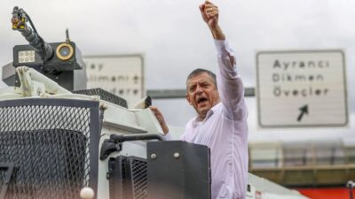 Siyaset dünyası, ana muhalefet partisi kulislerinden sızan çarpıcı bir iddiayla