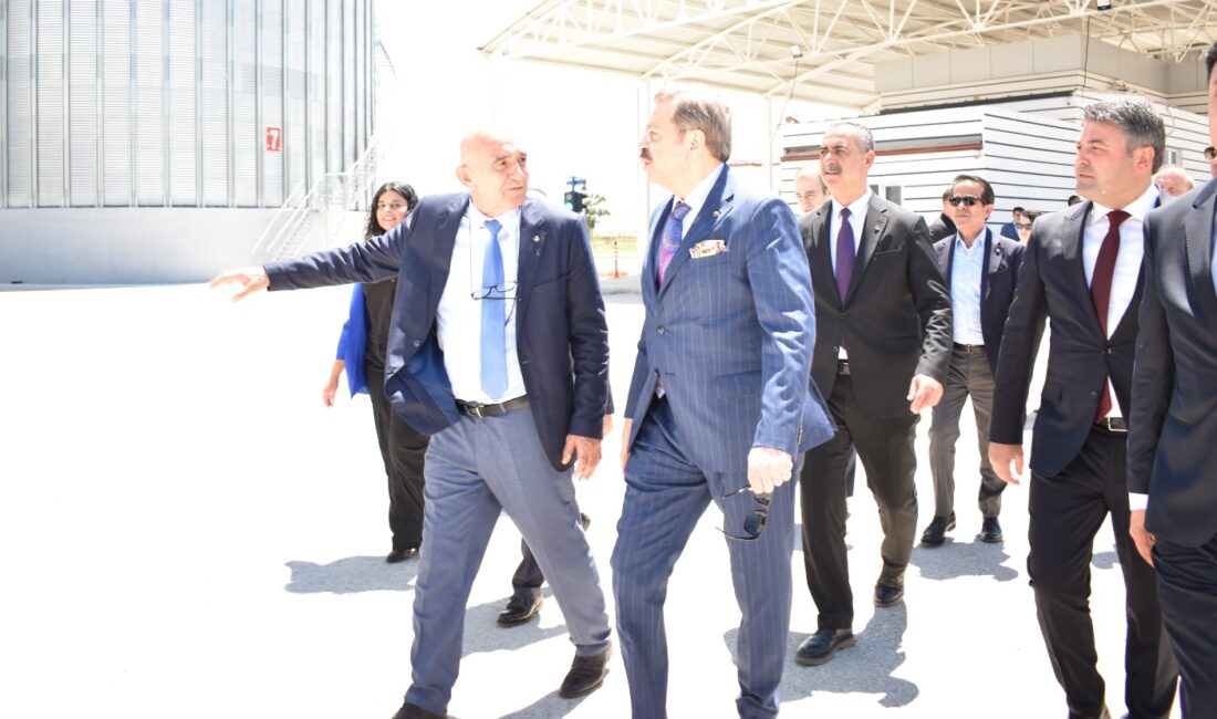 Türkiye Odalar ve Borsalar Birliği Başkanı M. Rifat Hisarcıklıoğlu, Afyonkarahisar