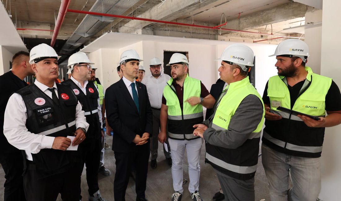 Afyonkarahisar Valisi Dr. Naci Aktaş, yapımı devam eden Afyonkarahisar Huzurevi