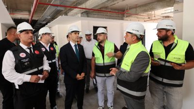 Afyonkarahisar Valisi Dr. Naci Aktaş, yapımı devam eden Afyonkarahisar Huzurevi