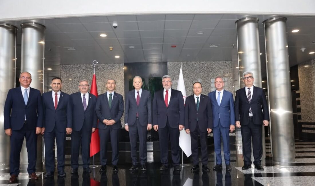 Afyonkarahisar heyeti, Ticaret Bakan Yardımcısı Volkan Ağar’ı makamında ziyaret ederek