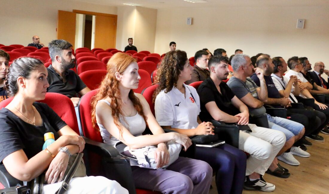 Türkiye’nin dört bir yanından gelen sporcular, İşitme Engelliler Voleybol Türkiye