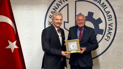 Maliye -Tarım ve Köy Hizmetleri eski Bakanı İsmet Attila, Türk