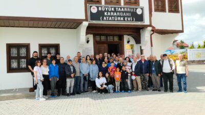 Afyonkarahisar’da farklı kitap kulüplerinin üyeleri, Büyük Taarruz’un yaşandığı tarihi mekânları