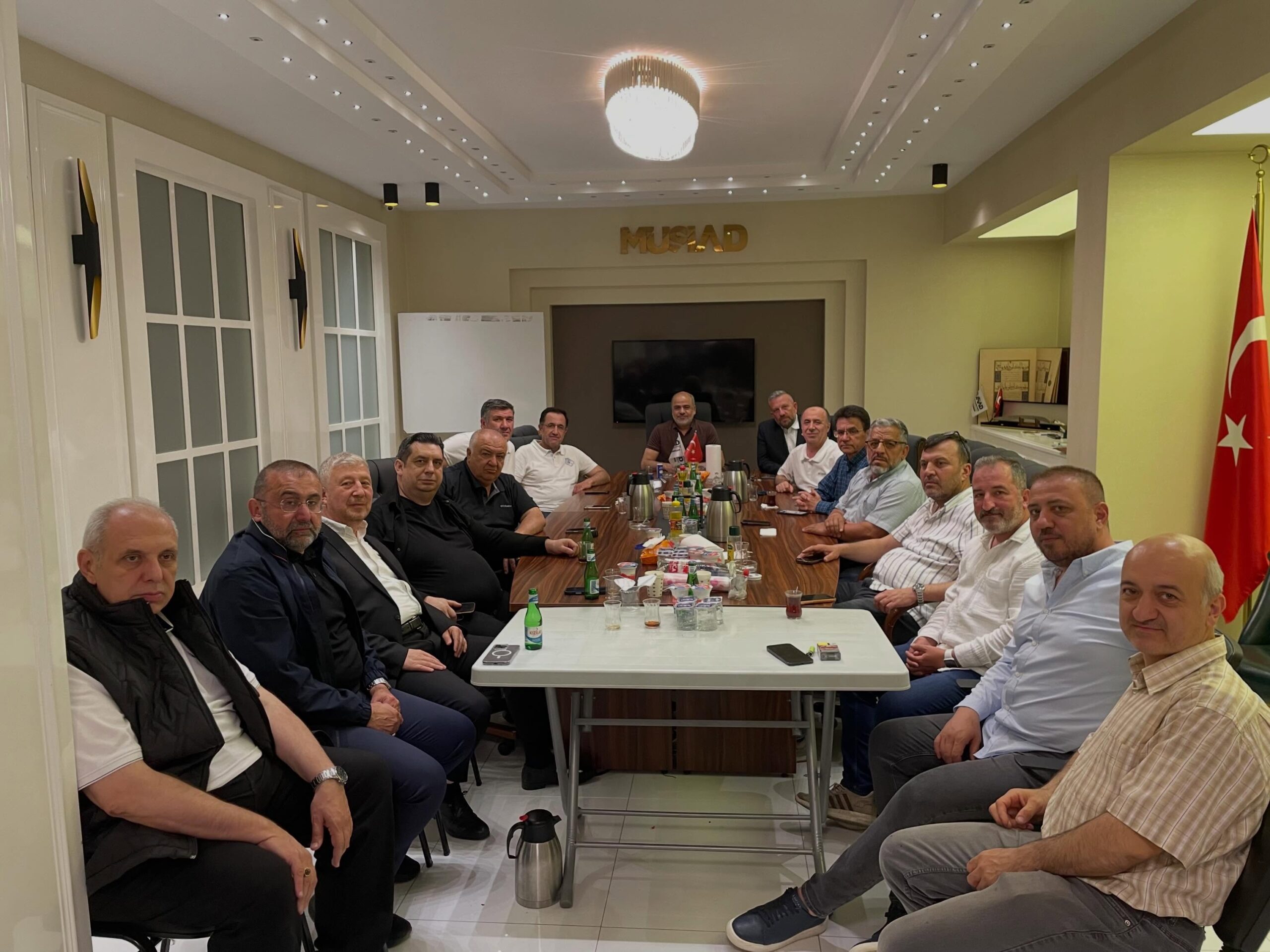 MÜSİAD Afyonkarahisar Şubesi, haftalık olağan yönetim kurulu toplantısını gerçekleştirdi. Toplantıda