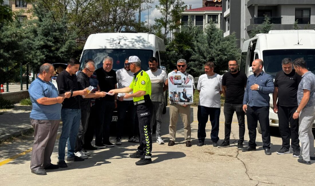 Afyonkarahisar İl Emniyet Müdürlüğü ekiplerince, kentte görev yapan okul servis