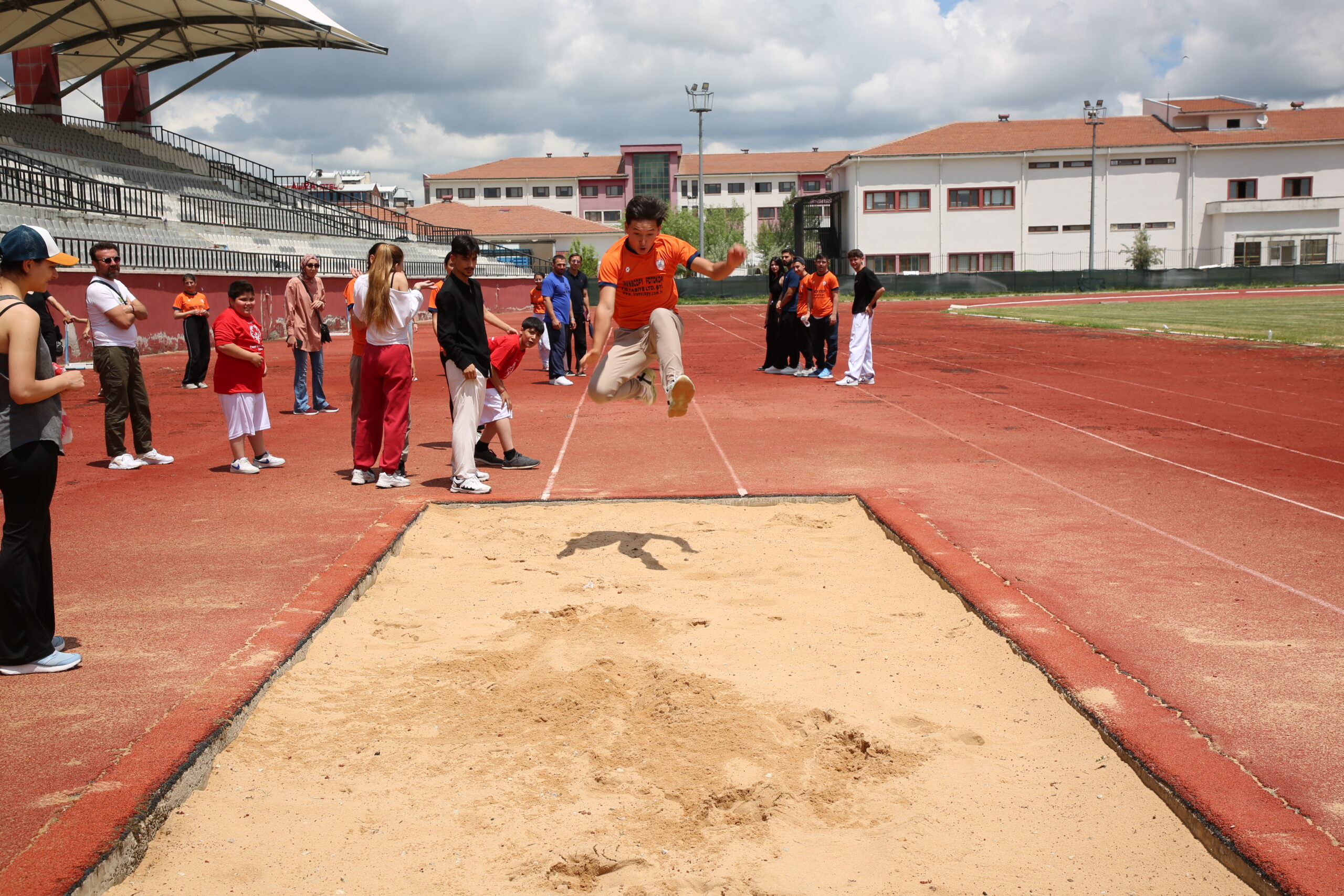 Afyon Kocatepe Üniversitesi (AKÜ) Spor Bilimleri Fakültesi ev sahipliğinde, özel