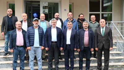 AK Parti Afyonkarahisar Milletvekili Ali Özkaya, Emirdağ ziyaretinde vatandaşlarla bir