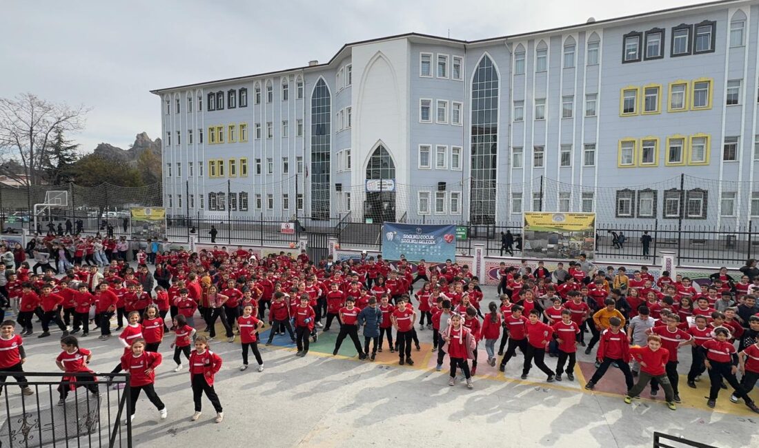 Afyonkarahisar İl Sağlık Müdürlüğü tarafından yürütülen “Sağlıklı Çocuk Sağlıklı Gelecek”