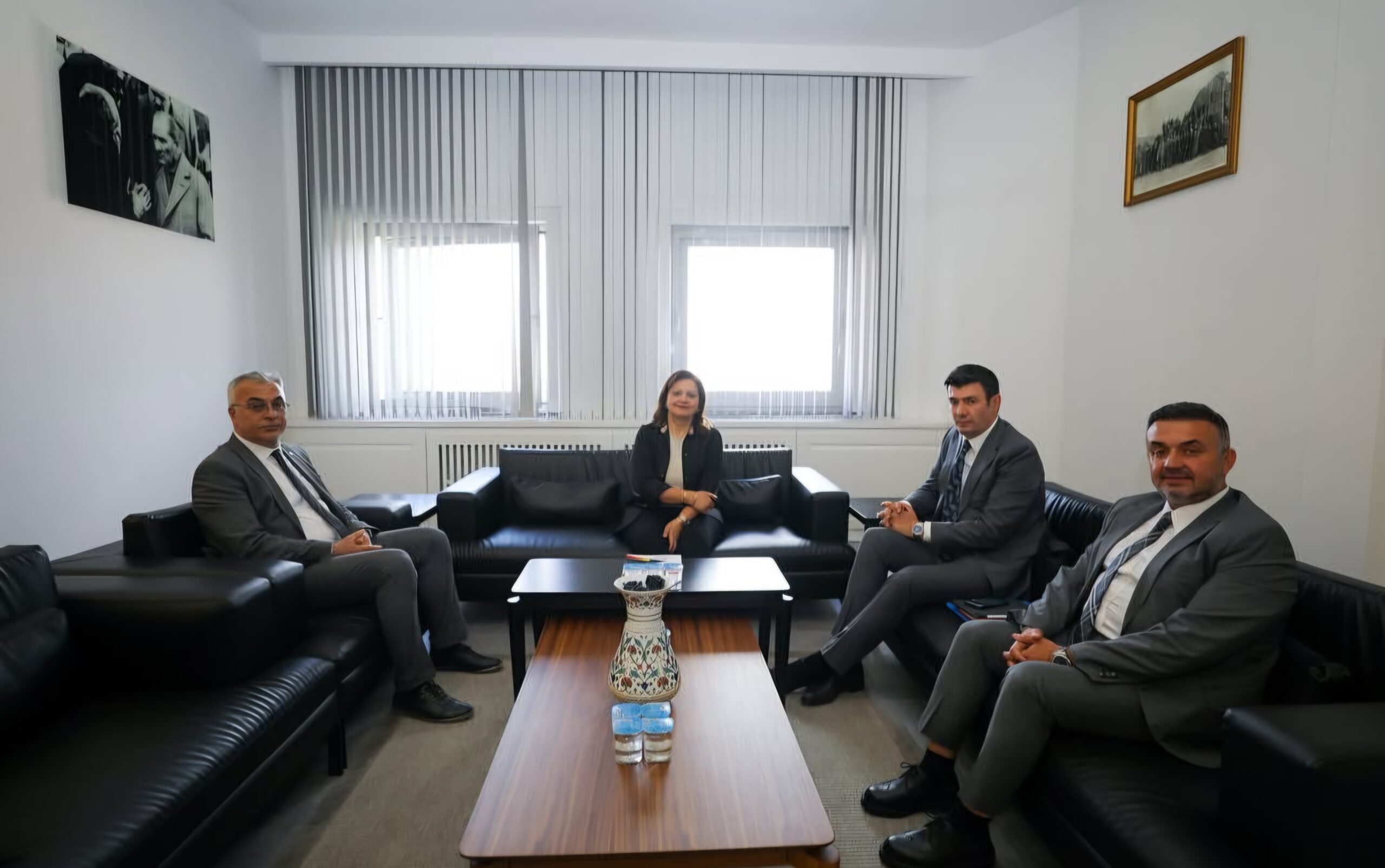 Afyonkarahisar Belediye Başkanı Burcu Köksal, Vali Yardımcısı İhsan Ayrancı ve