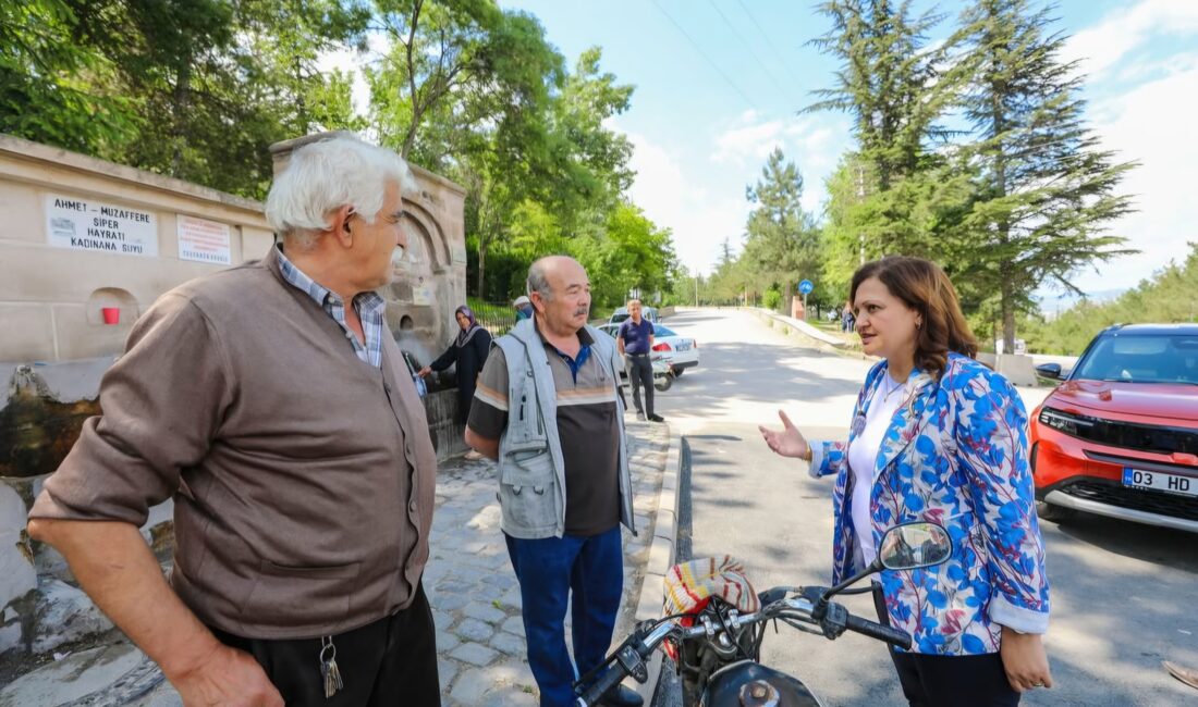 Afyonkarahisar Belediyesi, kent genelinde ulaşım altyapısını güçlendirmek amacıyla sıcak asfalt