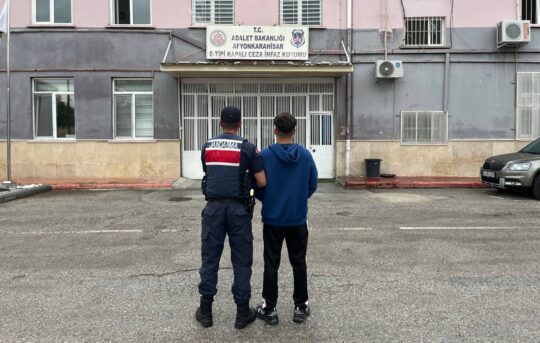 Afyonkarahisar İl Jandarma Komutanlığı ekipleri, suç ve suçlularla mücadele kapsamında