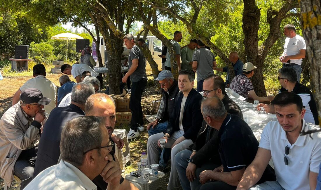 Afyonkarahisar’ın Dazkırı ilçesine bağlı Kızılören köyünde geleneksel hale gelen şükür