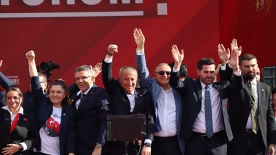 İYİ Parti Genel Başkan Yardımcısı ve Afyonkarahisar Milletvekili Hakan Şeref