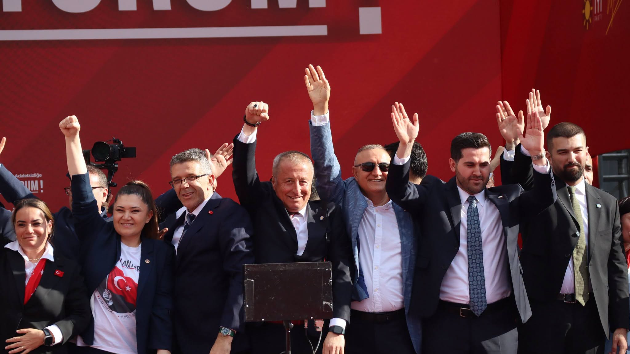 İYİ Parti Genel Başkan Yardımcısı ve Afyonkarahisar Milletvekili Hakan Şeref