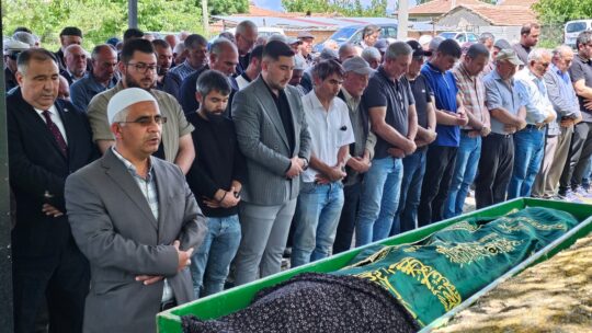 Kanal 3 eski çalışanlarından Yunus Üstündağ’ın annesi Fatma Üstündağ, bir