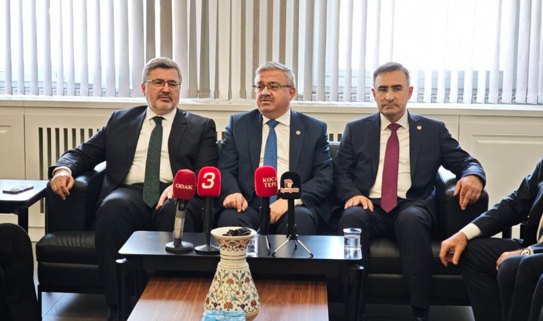 AK Parti Afyonkarahisar Milletvekilleri Ali Özkaya, İbrahim Yurdunuseven ve Hasan