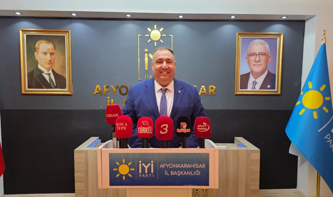 İYİ Parti Afyonkarahisar İl Başkanı Muhammet Mısırlıoğlu, haftalık basın toplantısında