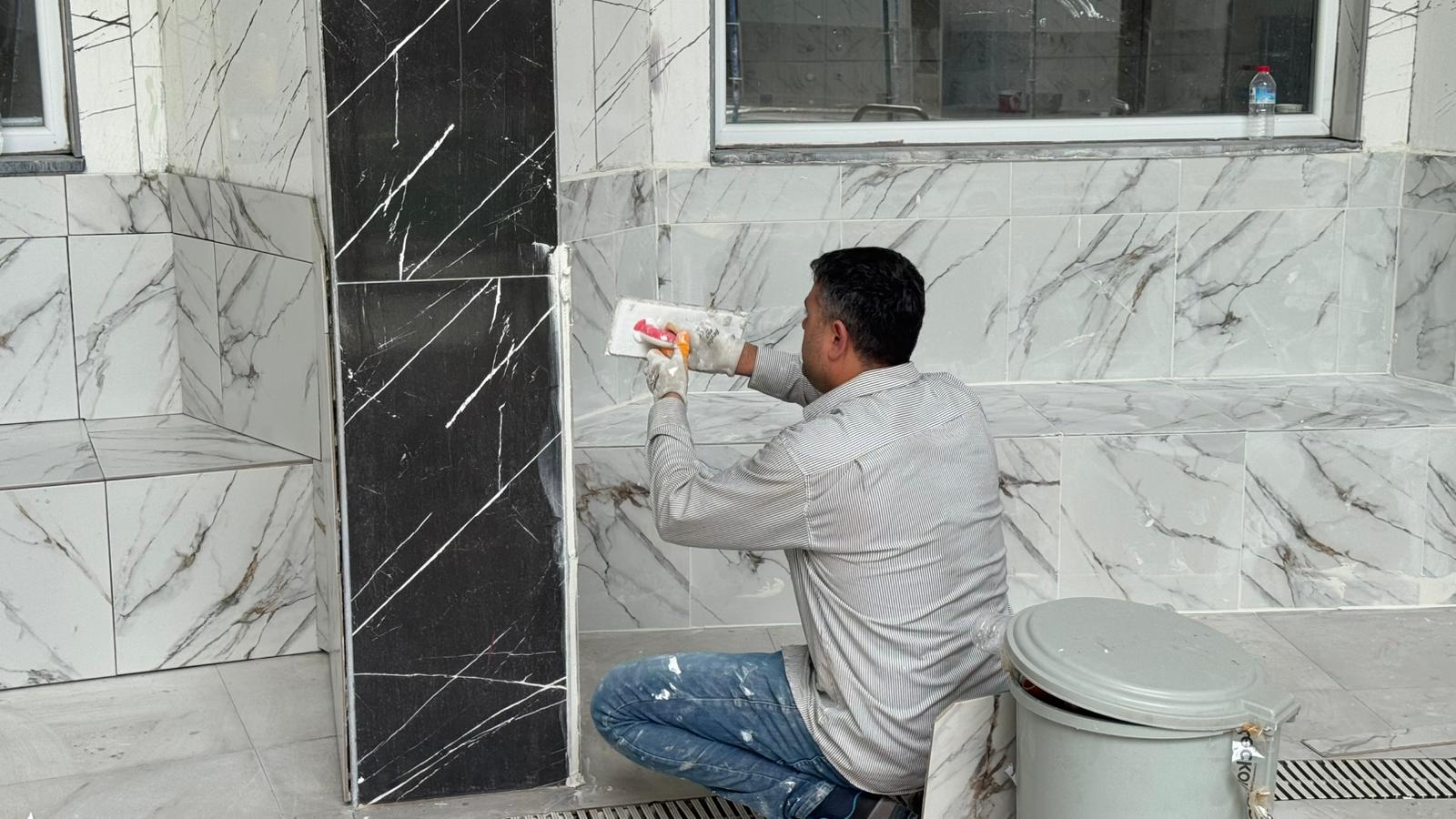 Afyonkarahisar’ın şifalı sularıyla ünlü turizm merkezi Bolvadin Termal Tesislerinde, belediyenin