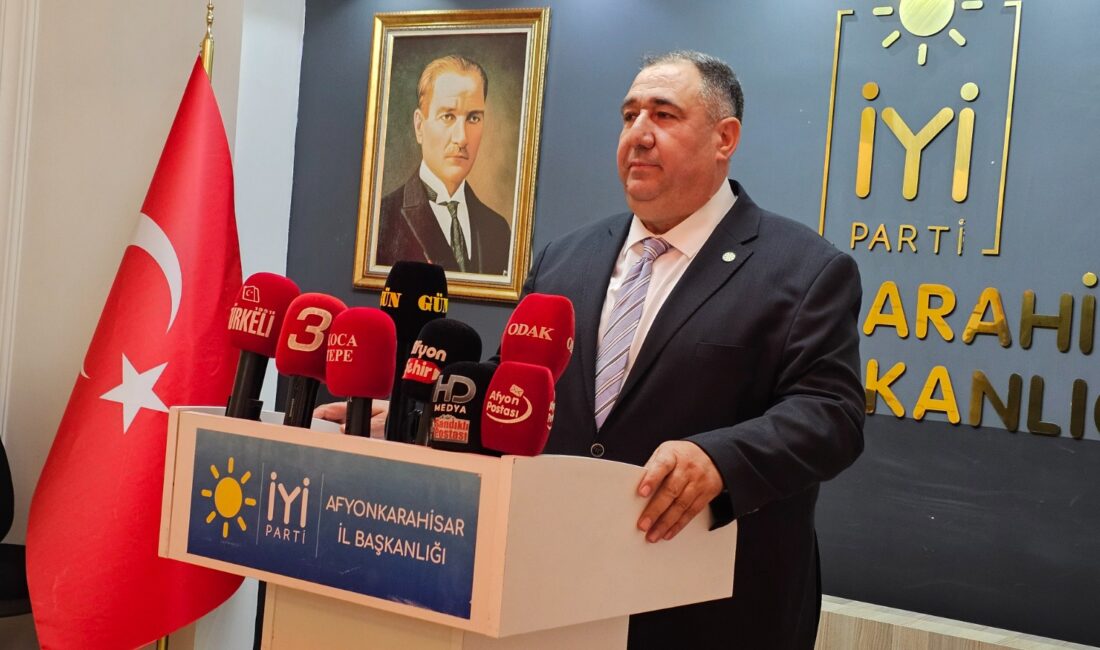 İYİ Parti Afyonkarahisar İl Başkanı Muhammet Mısırlıoğlu, haftalık basın toplantısında