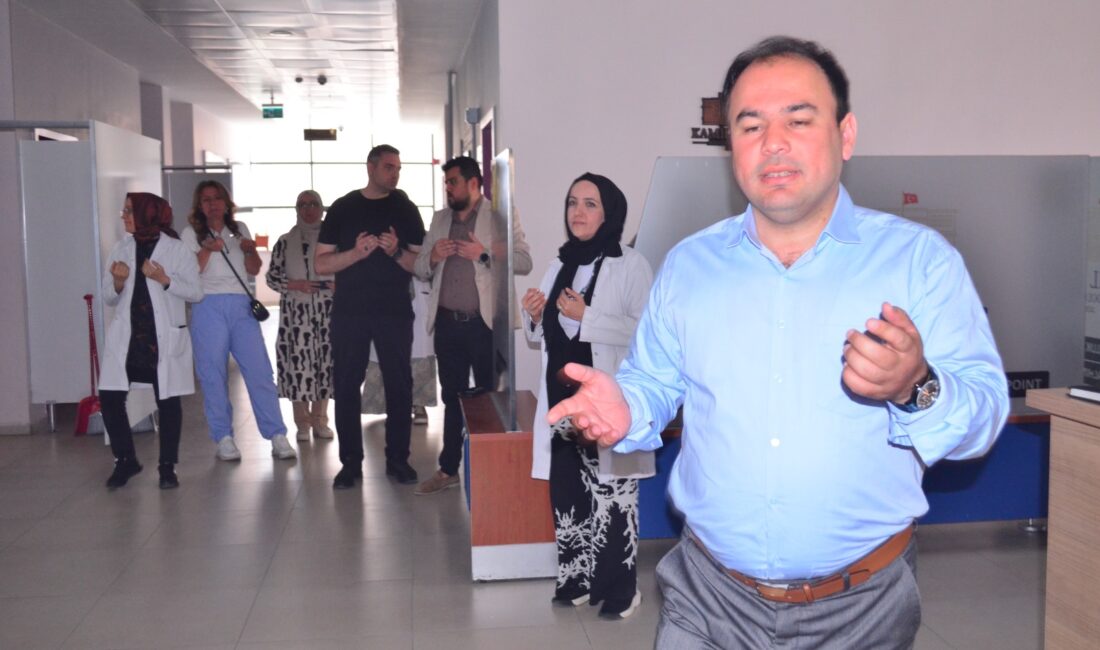 Afyonkarahisar’ın köklü eğitim kurumlarından Kamil Miras Anadolu Lisesi, bu yıl