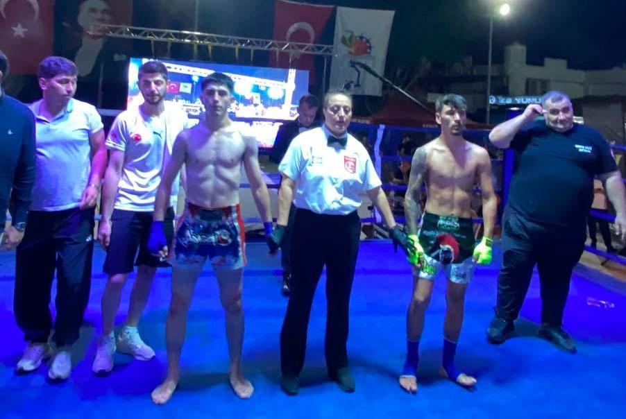 Antalya’nın Kemer ilçesinde düzenlenen profesyonel kickboks gala gecesinde ringe çıkan