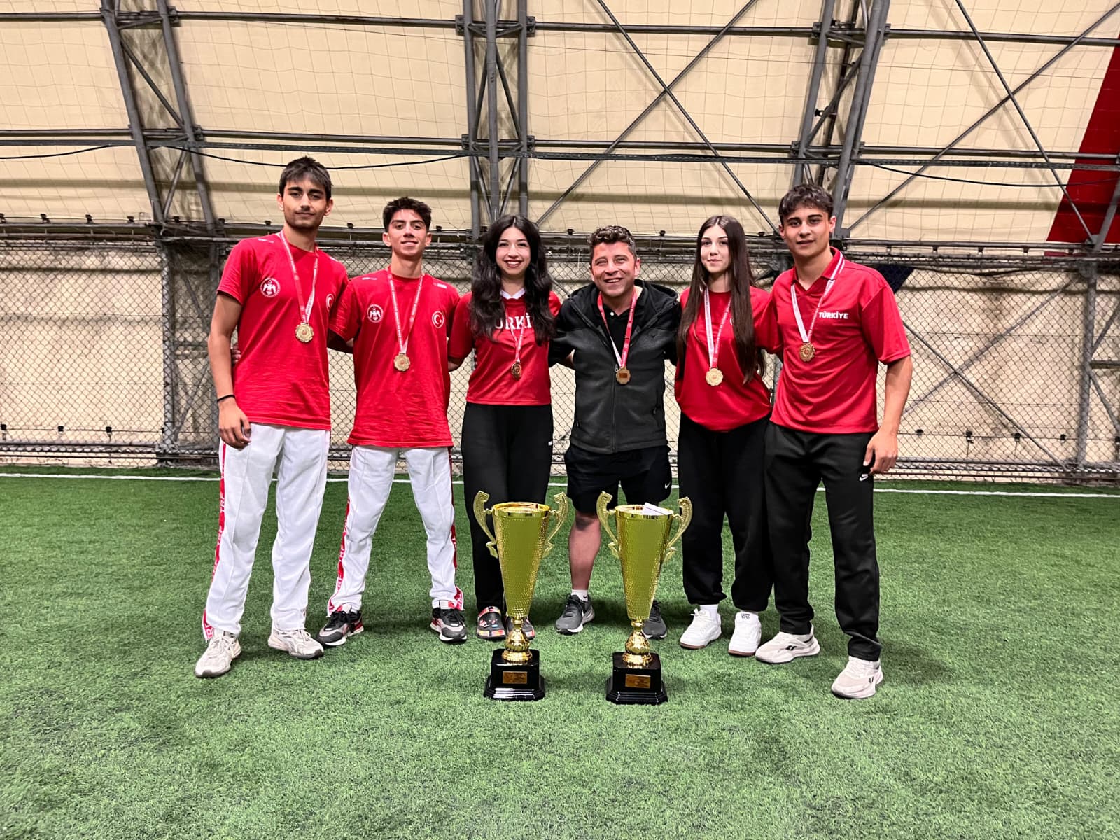 ​Ankara'nın gururu Hacı Bayram Veli Spor Ortaokulu, Afyonkarahisar’da düzenlenen Okul