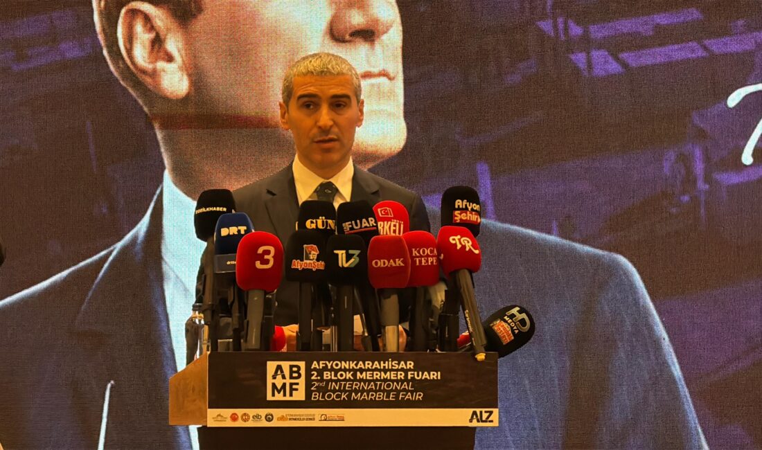 Afyonkarahisar Valisi Dr. Naci Aktaş, kentte düzenlenen ekonomik ve sektörel