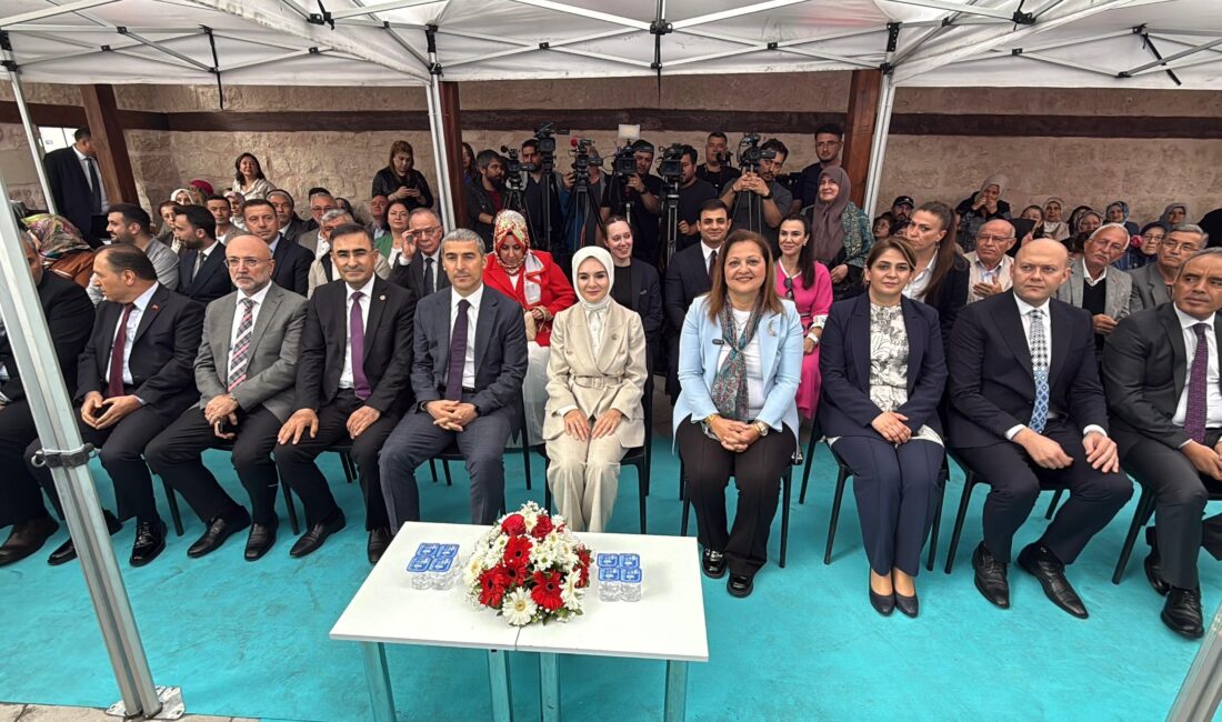 Afyonkarahisar Belediyesi tarafından restorasyonu tamamlanan ve Uzun Çarşı'nın önemli tarihi