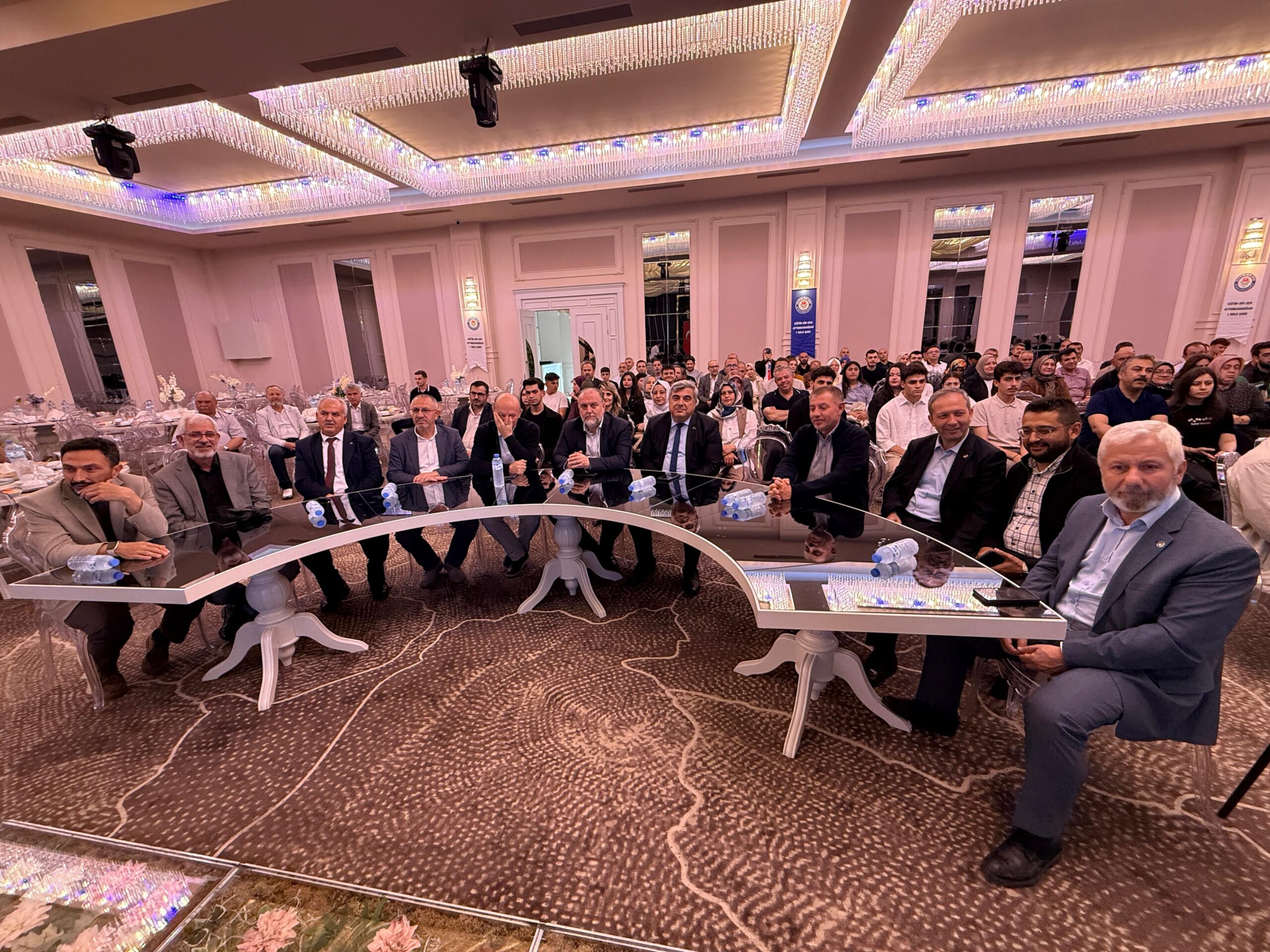 Afyonkarahisar’da öğrencilere kitap sevgisini aşılamak ve okuma alışkanlığını kalıcı hale
