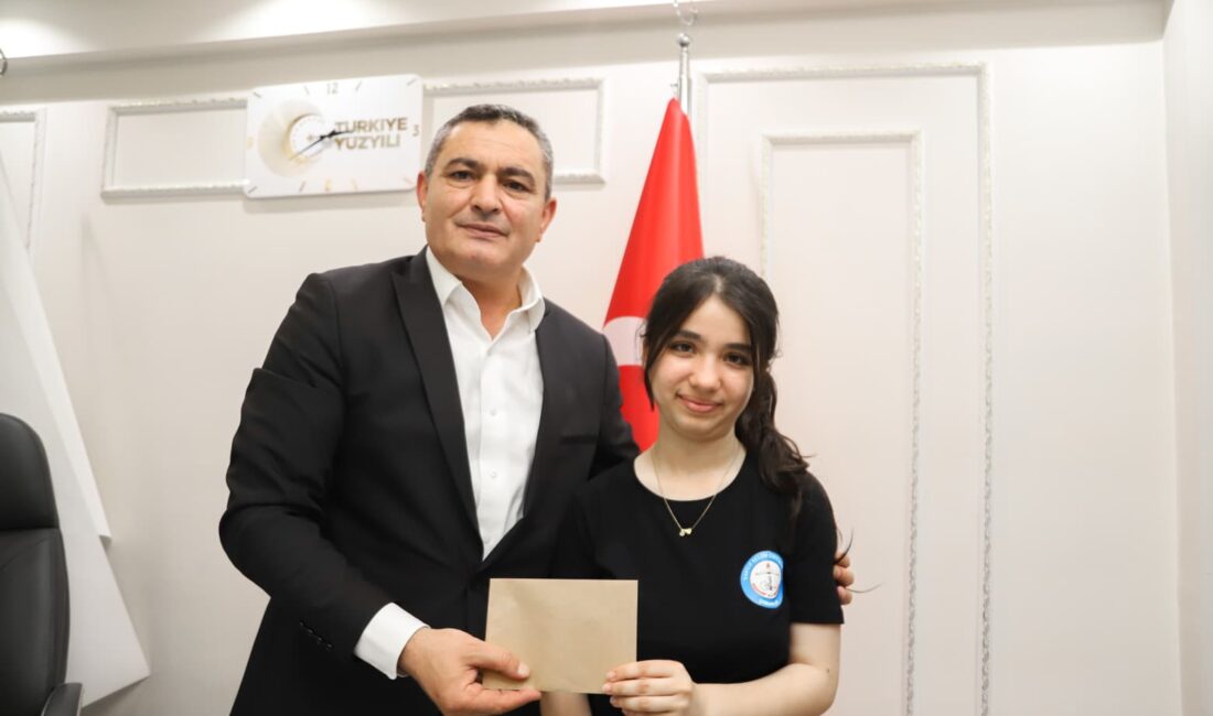Afyonkarahisar’ın Çobanlar ilçesinde, eğitim camiasını ve ilçe halkını gurura boğan