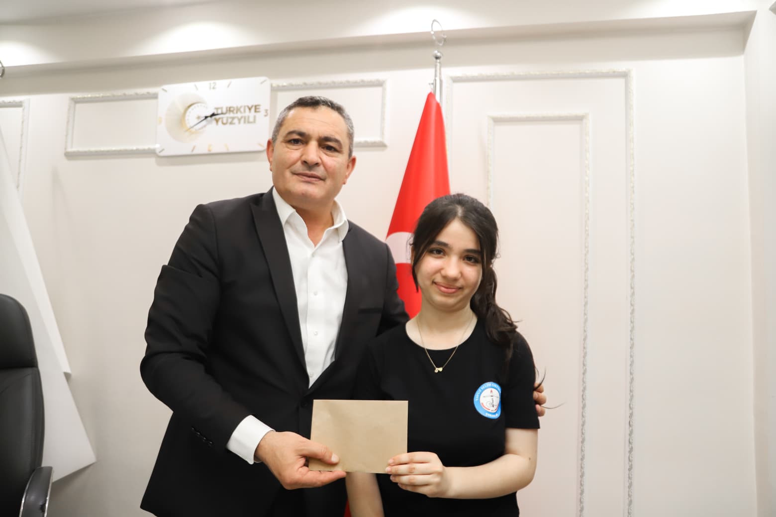 Afyonkarahisar’ın Çobanlar ilçesinde, eğitim camiasını ve ilçe halkını gurura boğan