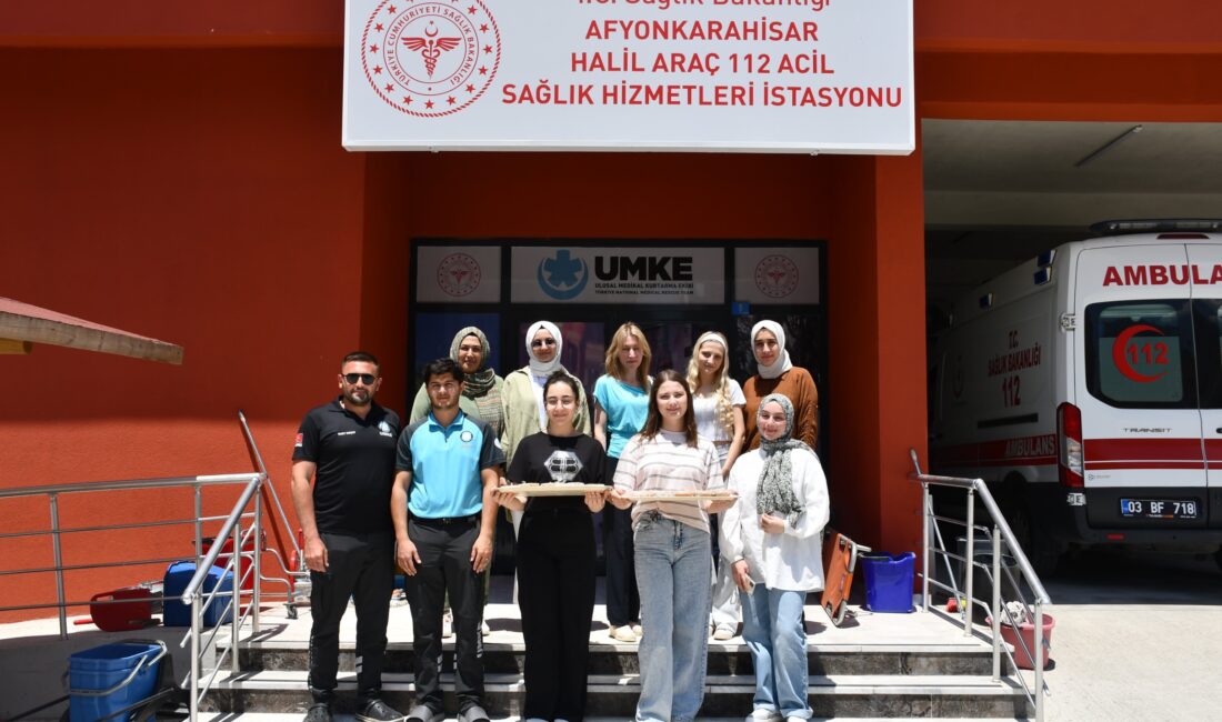 Aşure Günü kapsamında Afyonkarahisar Bacım Sultan Yurdu’nda öğrencilerin katılımıyla aşure
