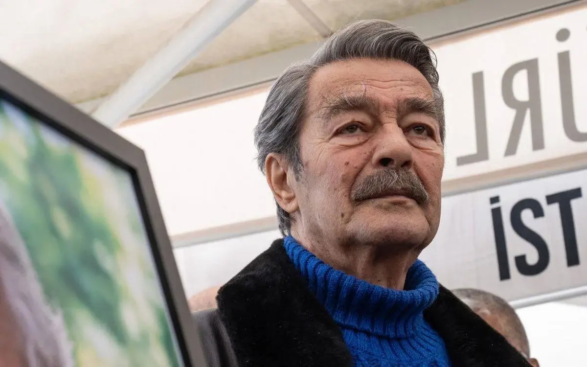 Türk sinemasının dev çınarı Kadir İnanır'ın 77 yaşında hayata gözlerini