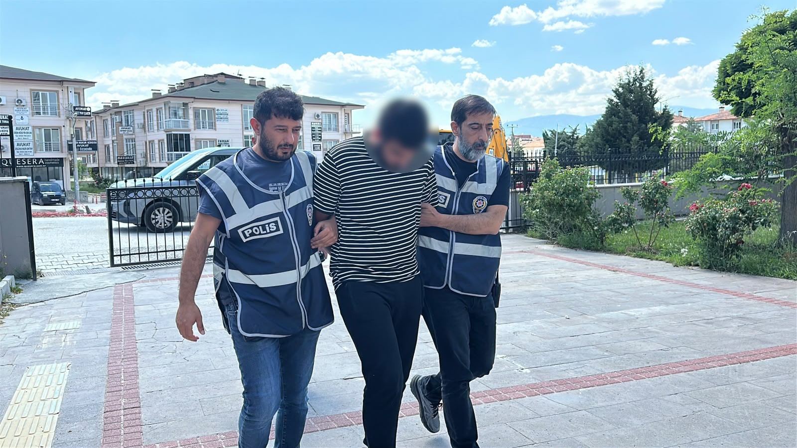 Burdur’da kan donduran bir cinayet hesaplaşması yaşandı. Aralarında daha önceden