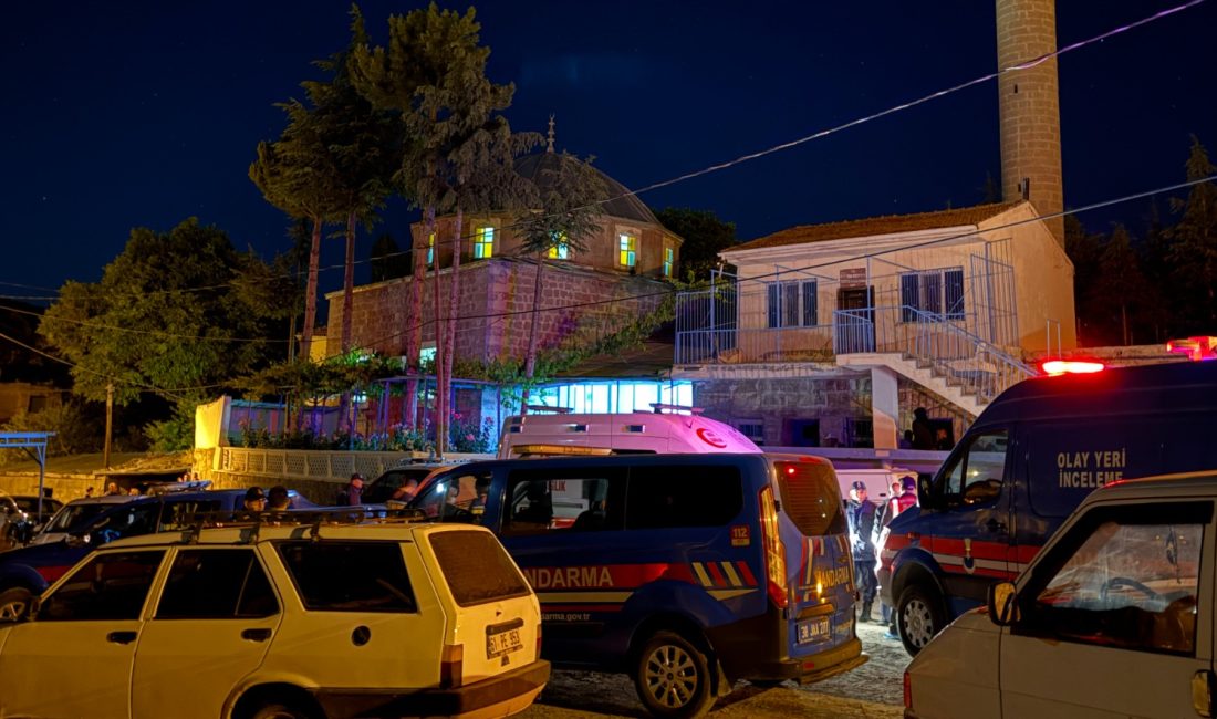 Kayseri'nin Kocasinan ilçesinde psikolojik sorunları olduğu iddia edilen bir şahıs,