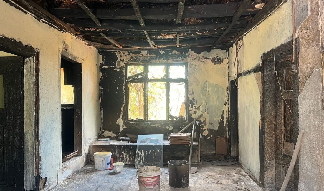  Eskişehir'de çıkan yangında evi kullanılamaz hale gelen 2 çocuk babası,