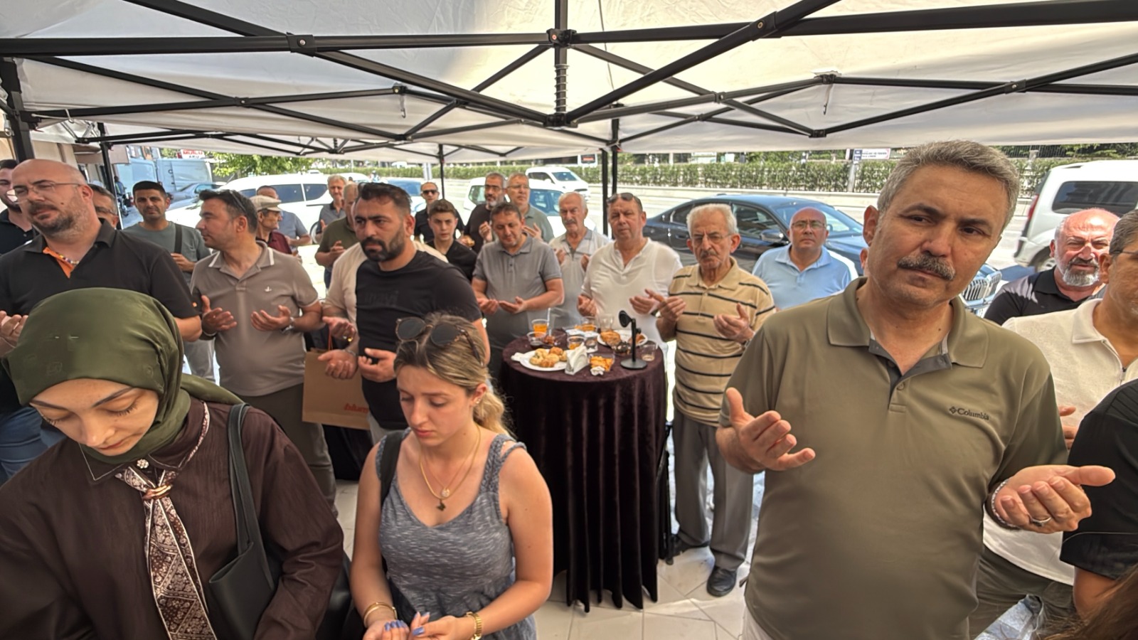 A4 Yapı Market hizmete açıldı