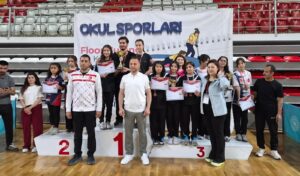 Sivas'ta düzenlenen Küçük Kızlar Floor Curling Türkiye Şampiyonası'nda Afyonkarahisar'ı temsil