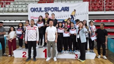 Sivas'ta düzenlenen Küçük Kızlar Floor Curling Türkiye Şampiyonası'nda Afyonkarahisar'ı temsil