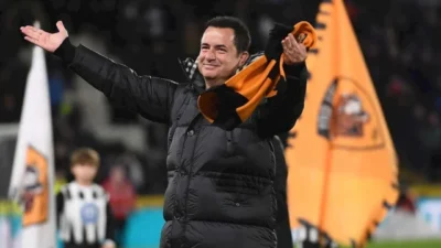 Premier Lig'e yükselme başarısı gösteren Hull City'nin sahibi Acun Ilıcalı,