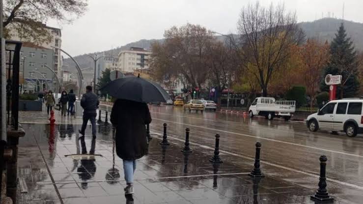 Yurt genelinde değişken hava şartları etkisini sürdürürken Meteoroloji Genel Müdürlüğü,