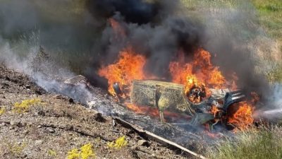 Kütahya’nın Tavşanlı ilçesinde kontrolden çıkarak takla atan otomobilin alev alması