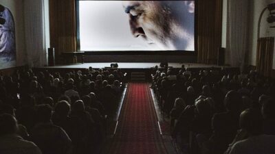 Sinemalarda bu hafta 8 film vizyona girdi.