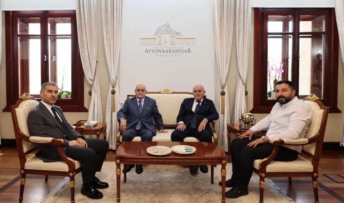 Afyonkarahisar’da protokol ziyaretleri kapsamında çeşitli kurum ve temsilciler, Vali Dr.