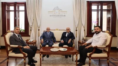 Afyonkarahisar’da protokol ziyaretleri kapsamında çeşitli kurum ve temsilciler, Vali Dr.