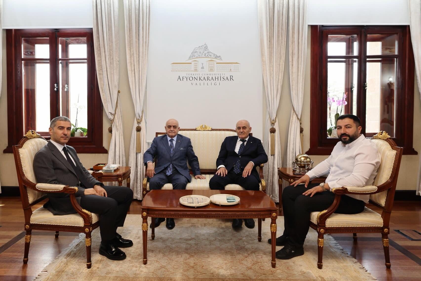 Afyonkarahisar’da protokol ziyaretleri kapsamında çeşitli kurum ve temsilciler, Vali Dr.